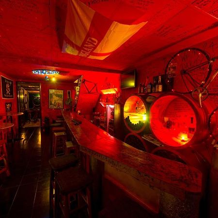 Funky Box Hostel Чианг Конг Екстериор снимка