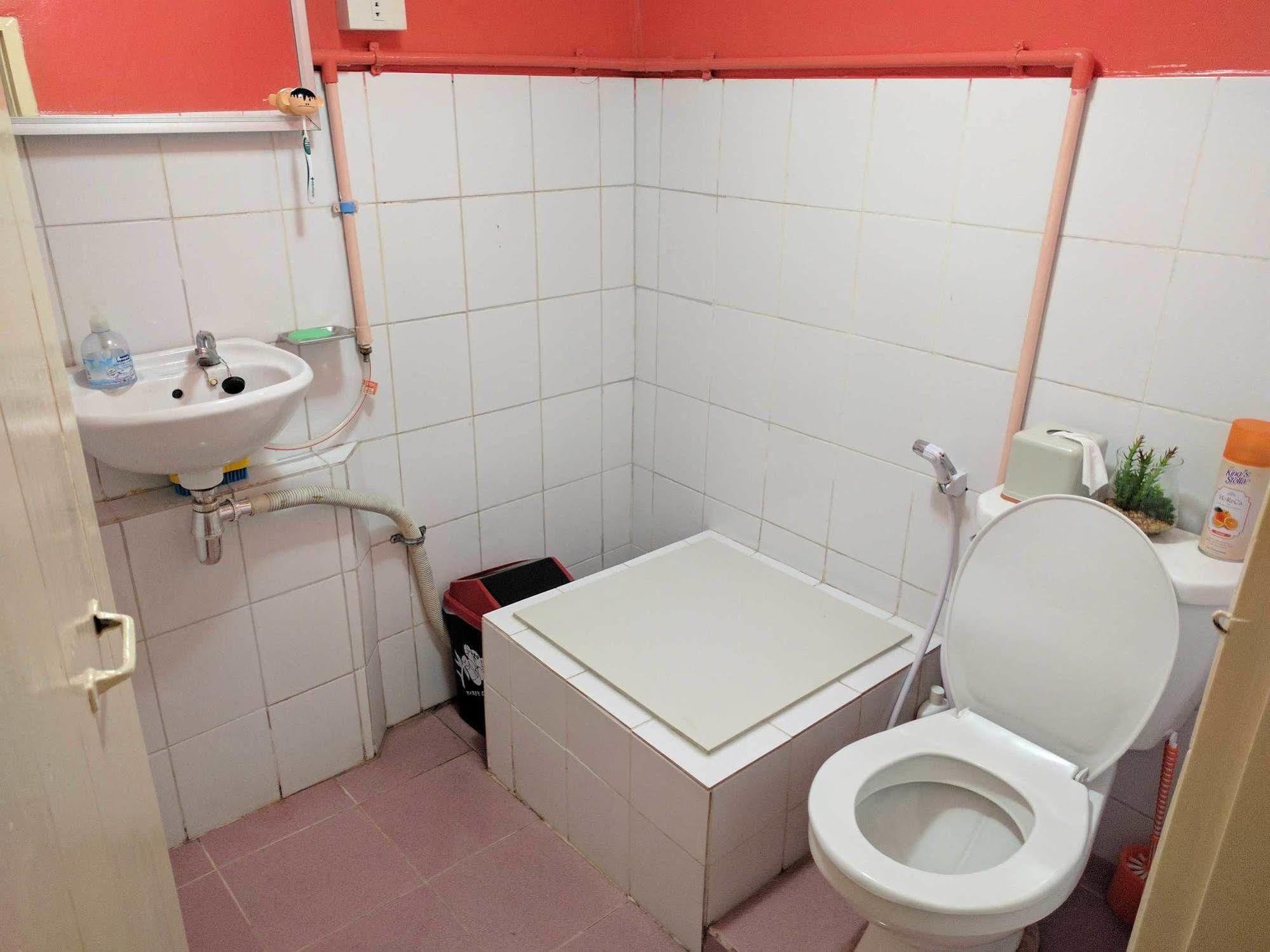 Funky Box Hostel Чианг Конг Екстериор снимка