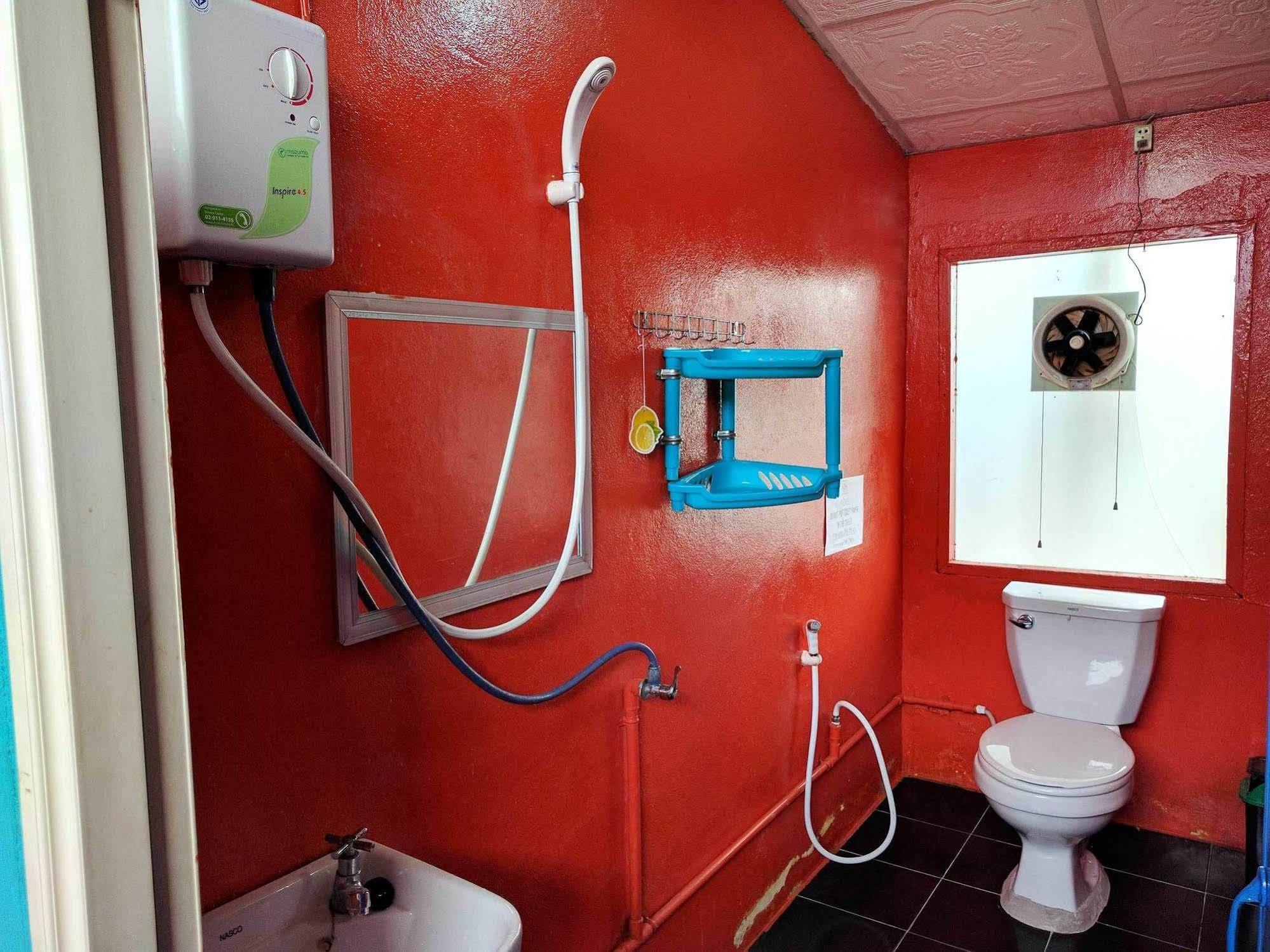 Funky Box Hostel Чианг Конг Екстериор снимка