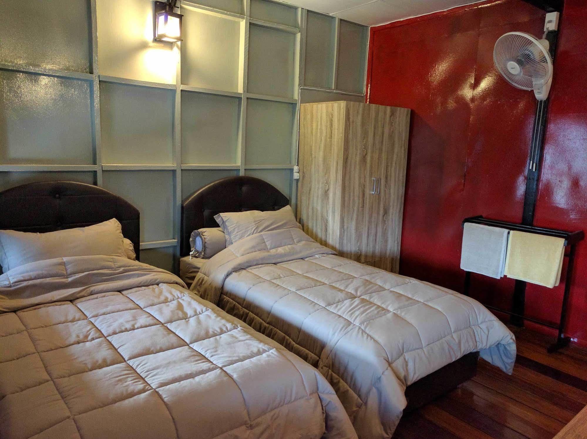 Funky Box Hostel Чианг Конг Екстериор снимка
