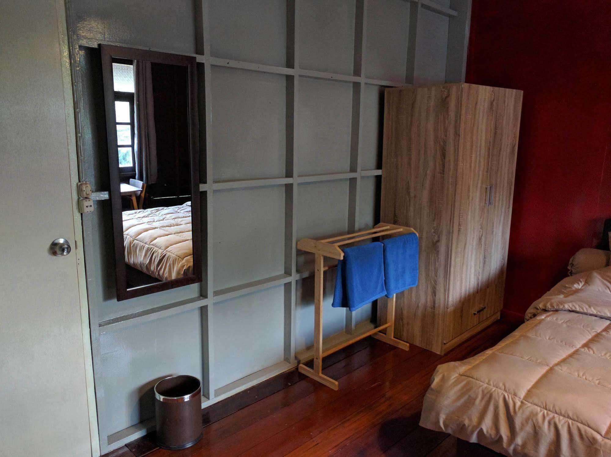 Funky Box Hostel Чианг Конг Екстериор снимка